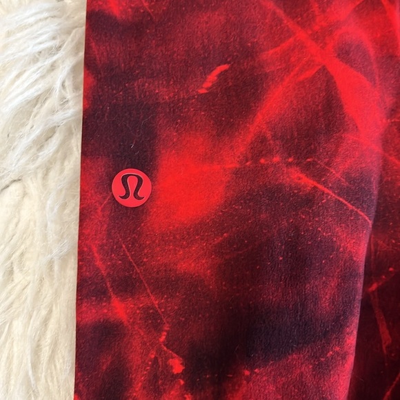 LULULEMON ~ Team Canada Metamorphic Glow Red Team Align 28” (SIZE 6) BRAND NEW - Picture 6 of 7